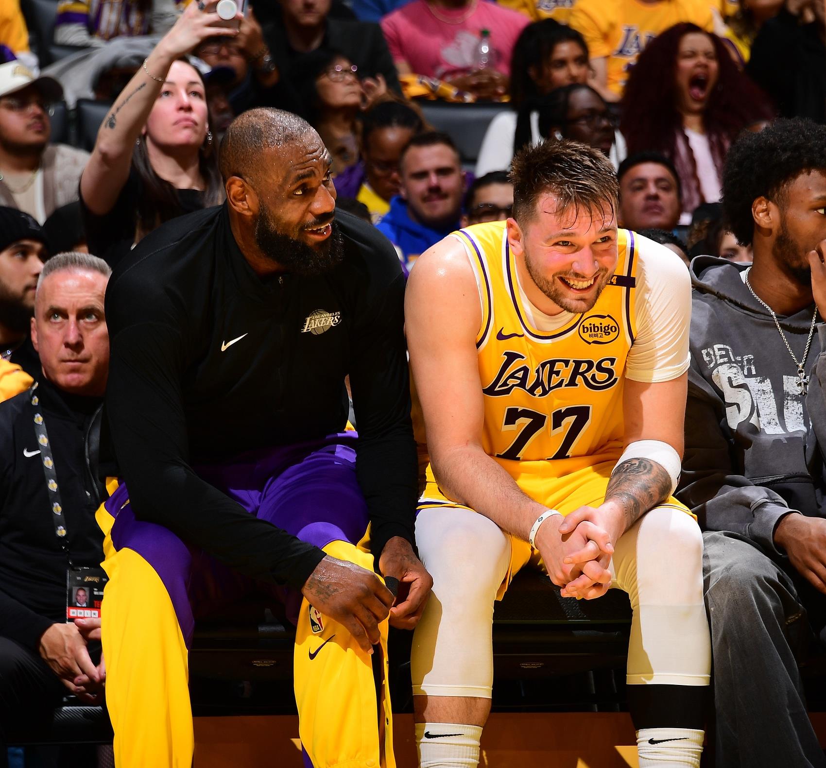 江苏队横扫湖人,塔图姆统治全场 江苏队横扫湖人,塔图姆统治全场