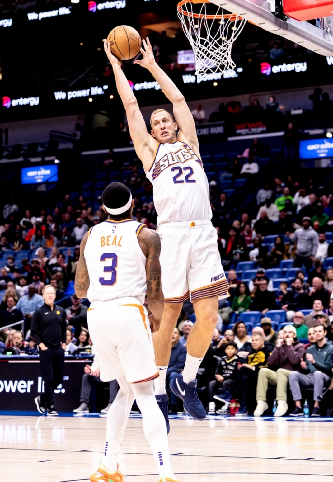 鹈鹕逆转勇士,麦科勒姆带队取胜 鹈鹕逆转勇士,麦科勒姆带队取胜