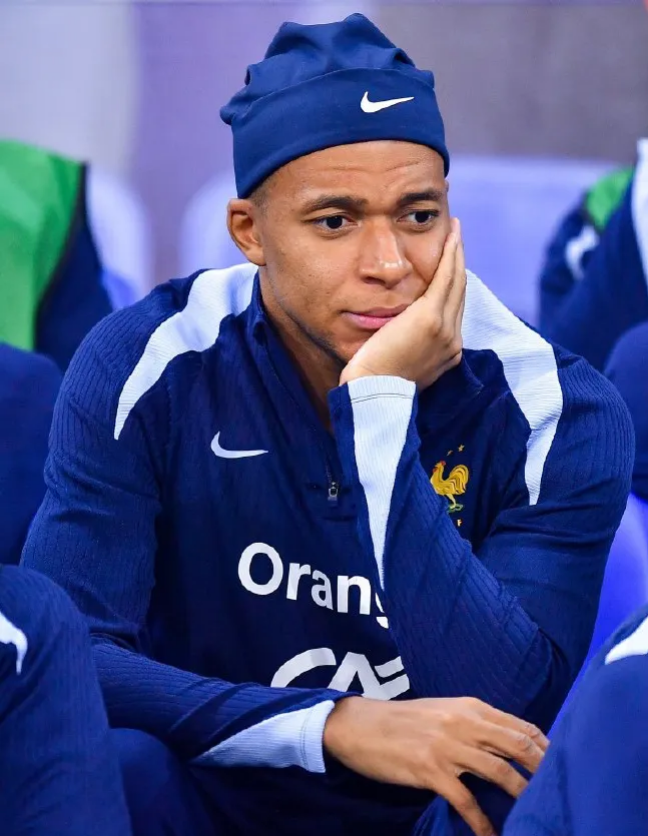 葡萄牙碾压荷兰,姆巴佩惊艳四座 葡萄牙碾压荷兰,姆巴佩惊艳四座