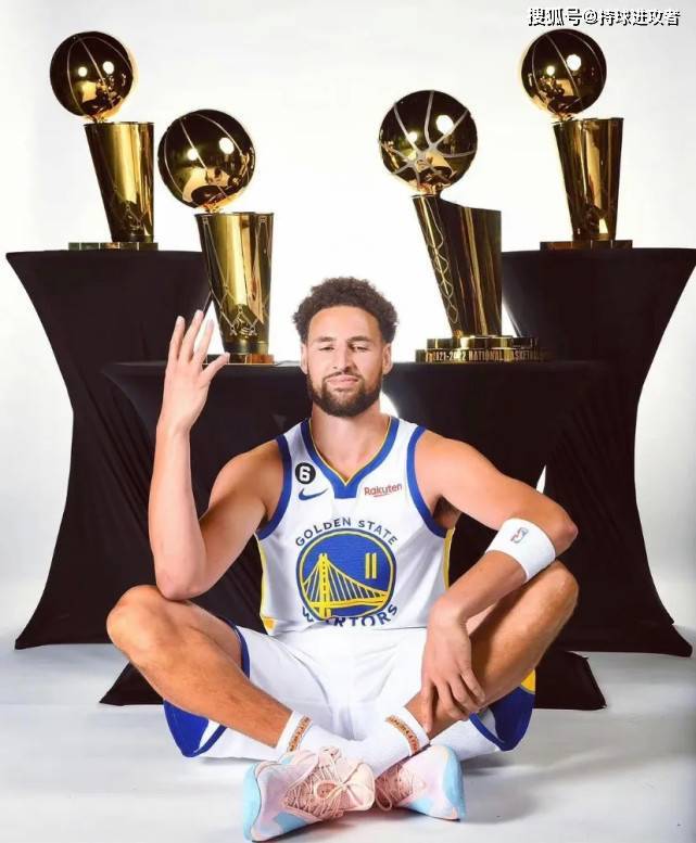 上海队完胜深圳队,克莱惊艳四座 上海队完胜深圳队,克莱惊艳四座