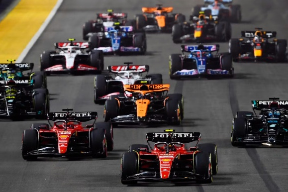 索伯车队碾压梅赛德斯,皮亚斯特里惊艳四座 索伯车队碾压梅赛德斯,皮亚斯特里惊艳四座