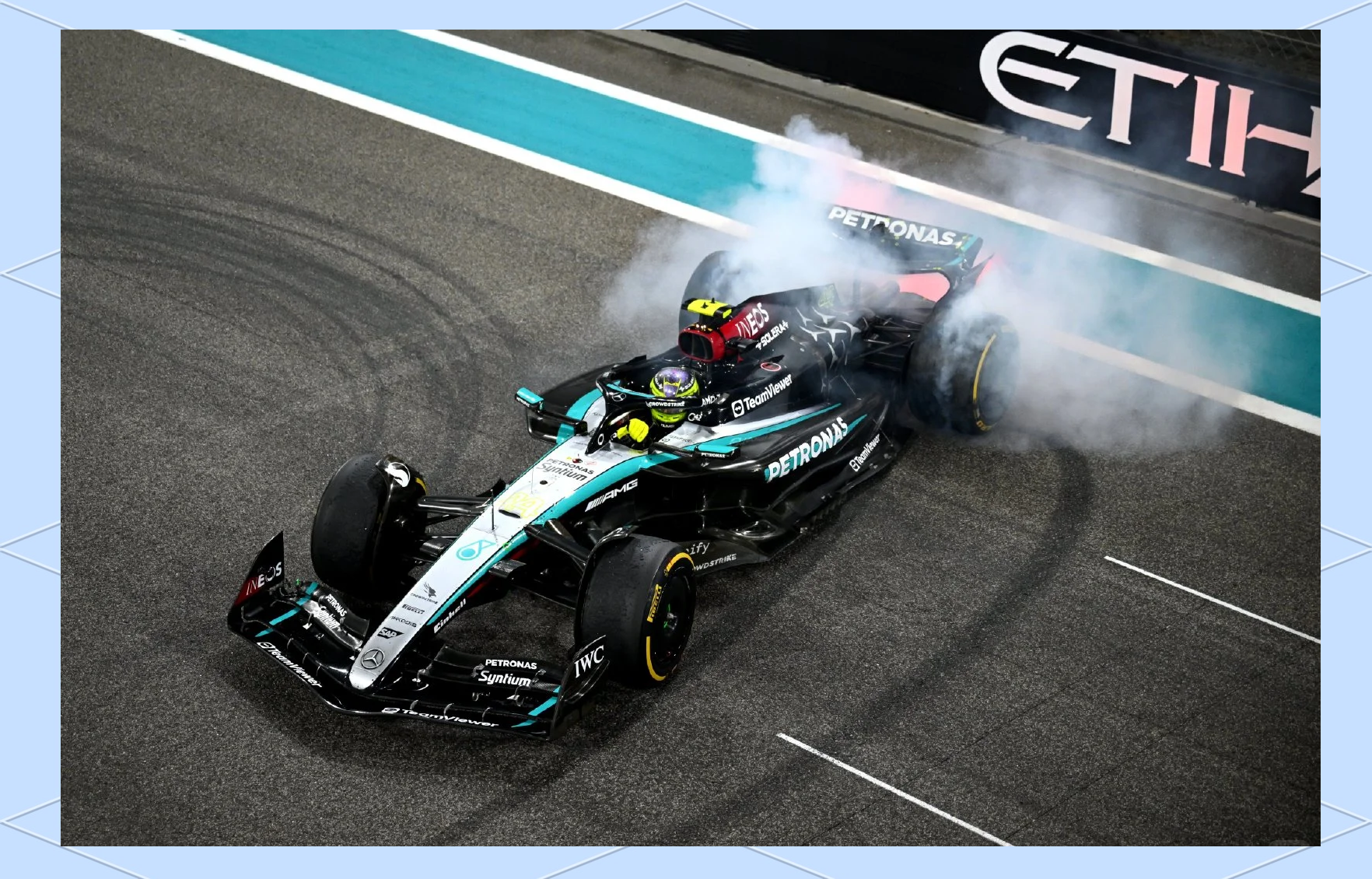 威廉姆斯力克雷诺车队,汉密尔顿点燃赛场 威廉姆斯力克雷诺车队,汉密尔顿点燃赛场