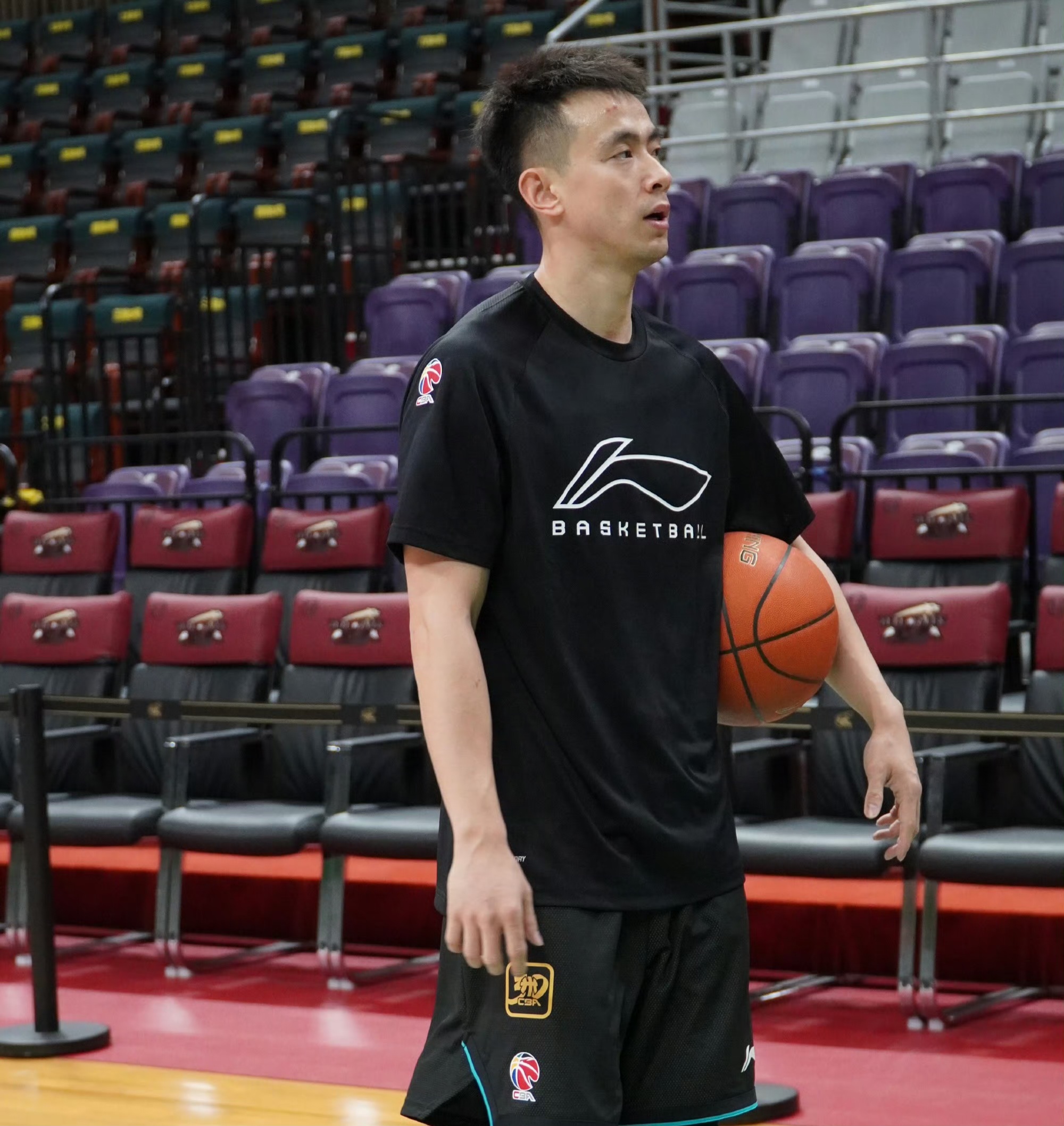 吉林队横扫76人,赵继伟刷新纪录 吉林队横扫76人,赵继伟刷新纪录