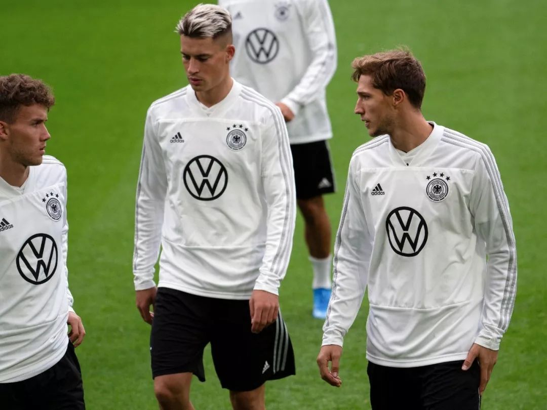 中国队力克德国队,黄鸭组合扛起全队 中国队力克德国队,黄鸭组合扛起全队