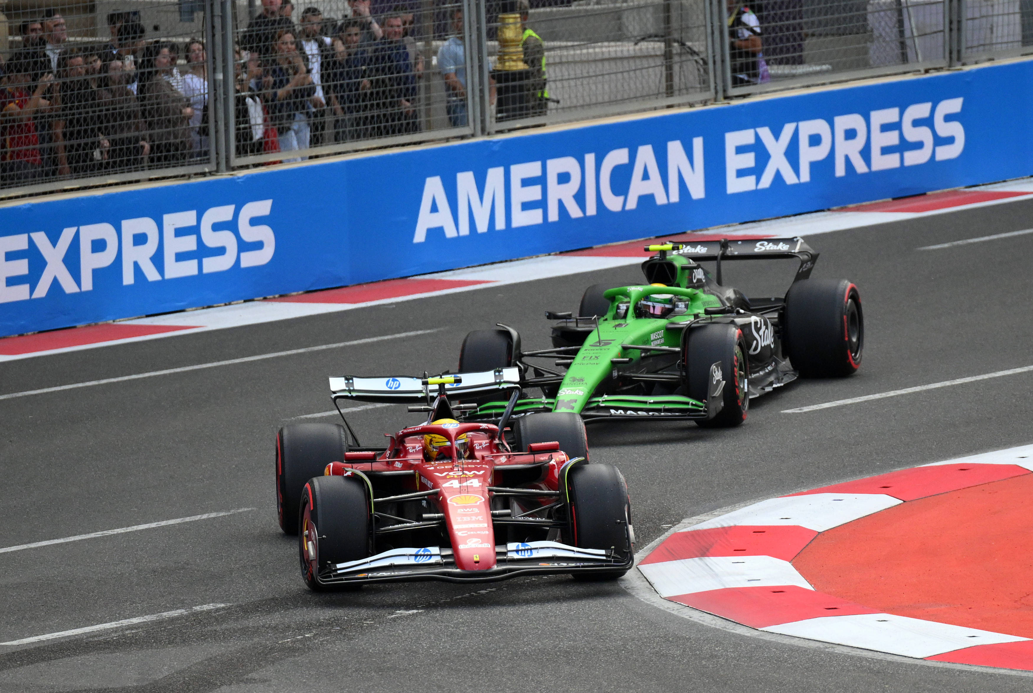 迈凯伦轻取法拉利，皮亚斯特里关键制胜