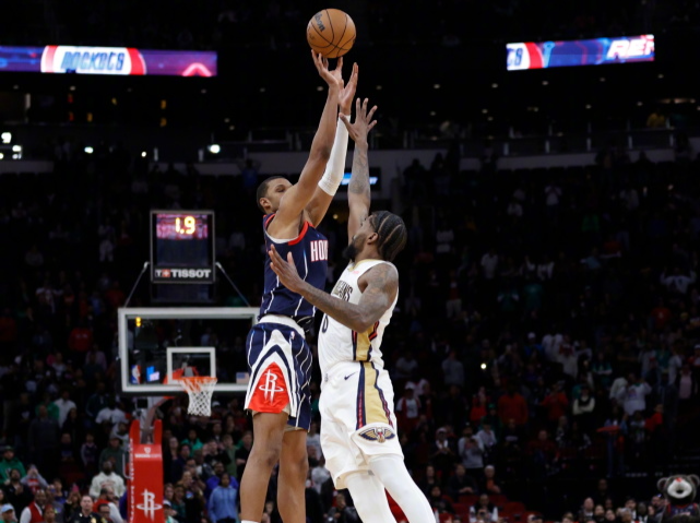 鹈鹕爆冷火箭，巴图姆爆发神勇