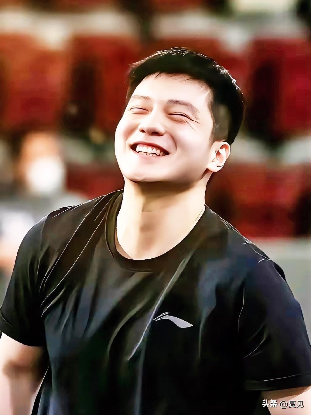 德国队横扫法国队,樊振东惊艳四座 德国队横扫法国队,樊振东惊艳四座