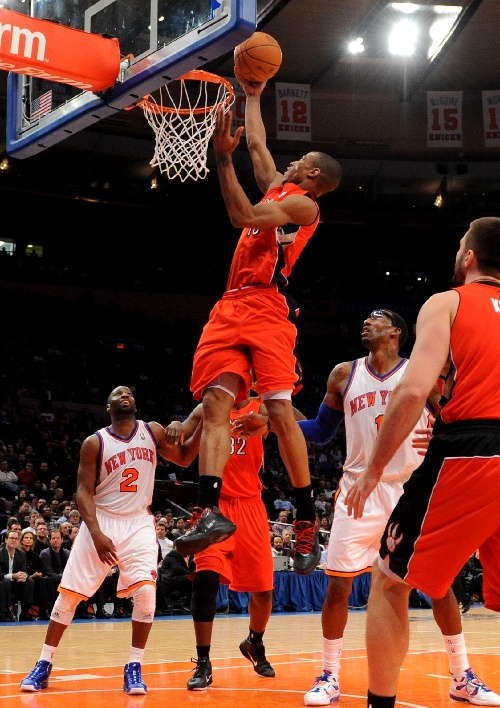 猛龙轻取尼克斯，恩比德高光表现