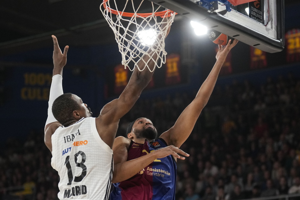 欧洲顶级篮球比赛：皇马实现逆转