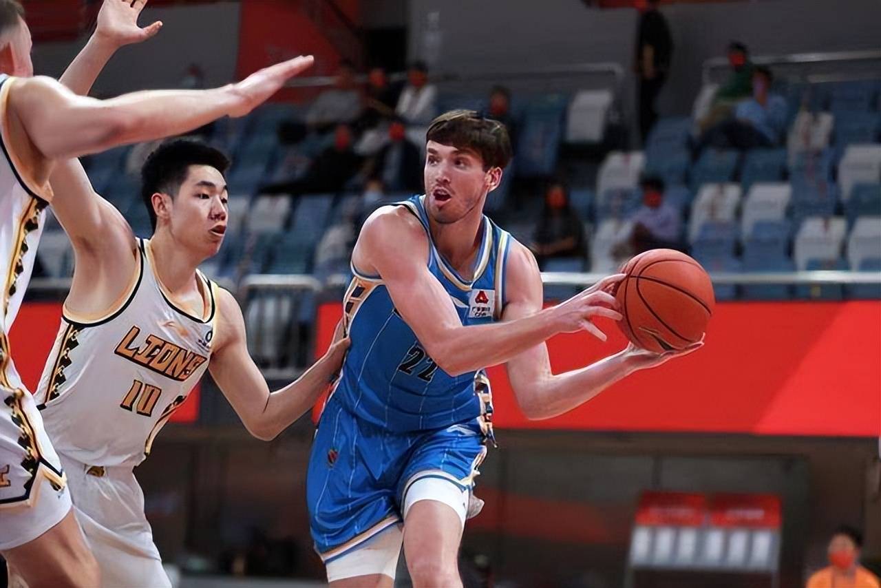 斯洛伐克队表现出色，高居小组第二