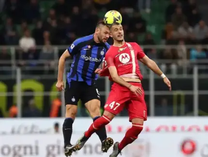 意甲球员备战新季，悉心磨砺冲击夺冠