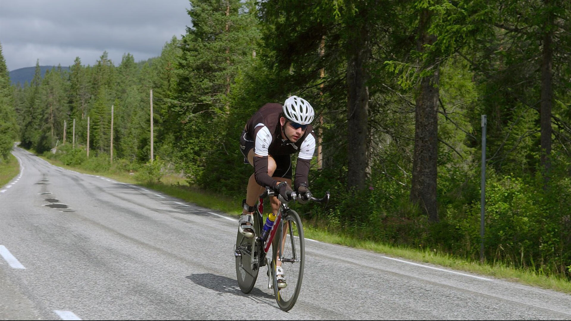 戈贝尔刷新纪录之夜，广东队与独行侠的跨时空对话
